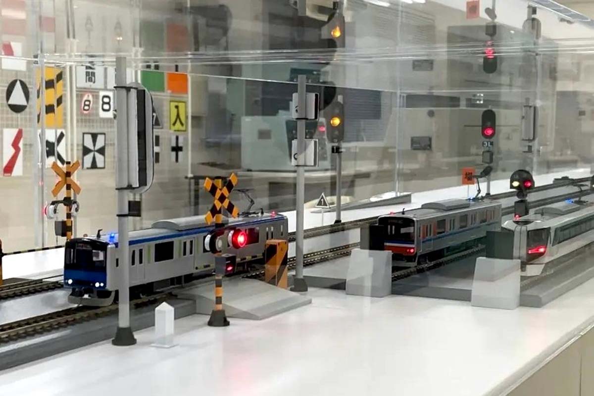一般非公開、社員研修用の模型を使った体験も(写真：東武鉄道)