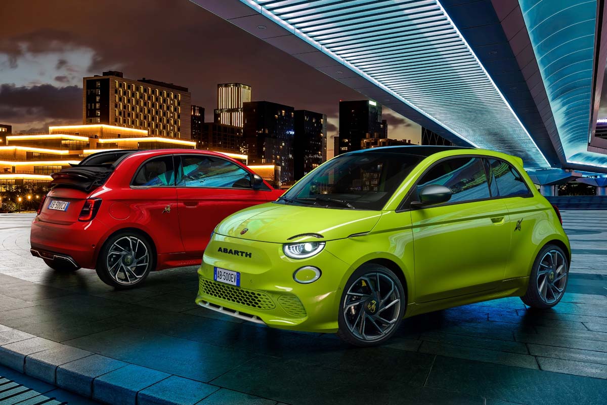 擬似排気音システムを開発・搭載された「アバルト500e」（画像：ABARTH）