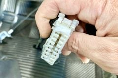 「OBD2スキャナー」が支える診断改革！ 電子制御車増加がけん引、年6.6%成長の市場とスマホ車両管理の普及