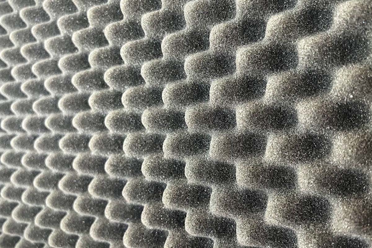 デッドニングで使われる吸音材（画像：写真AC）