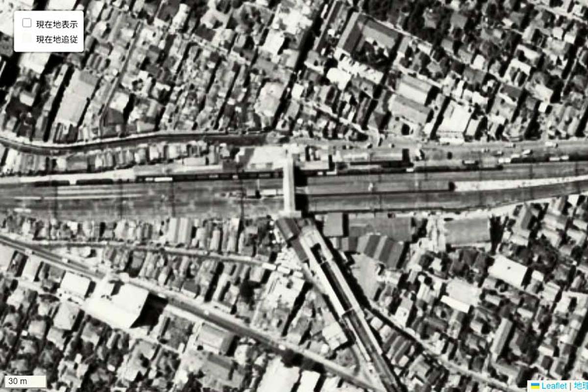 1963年頃の吉祥寺駅周辺の航空写真（画像：国土地理院）