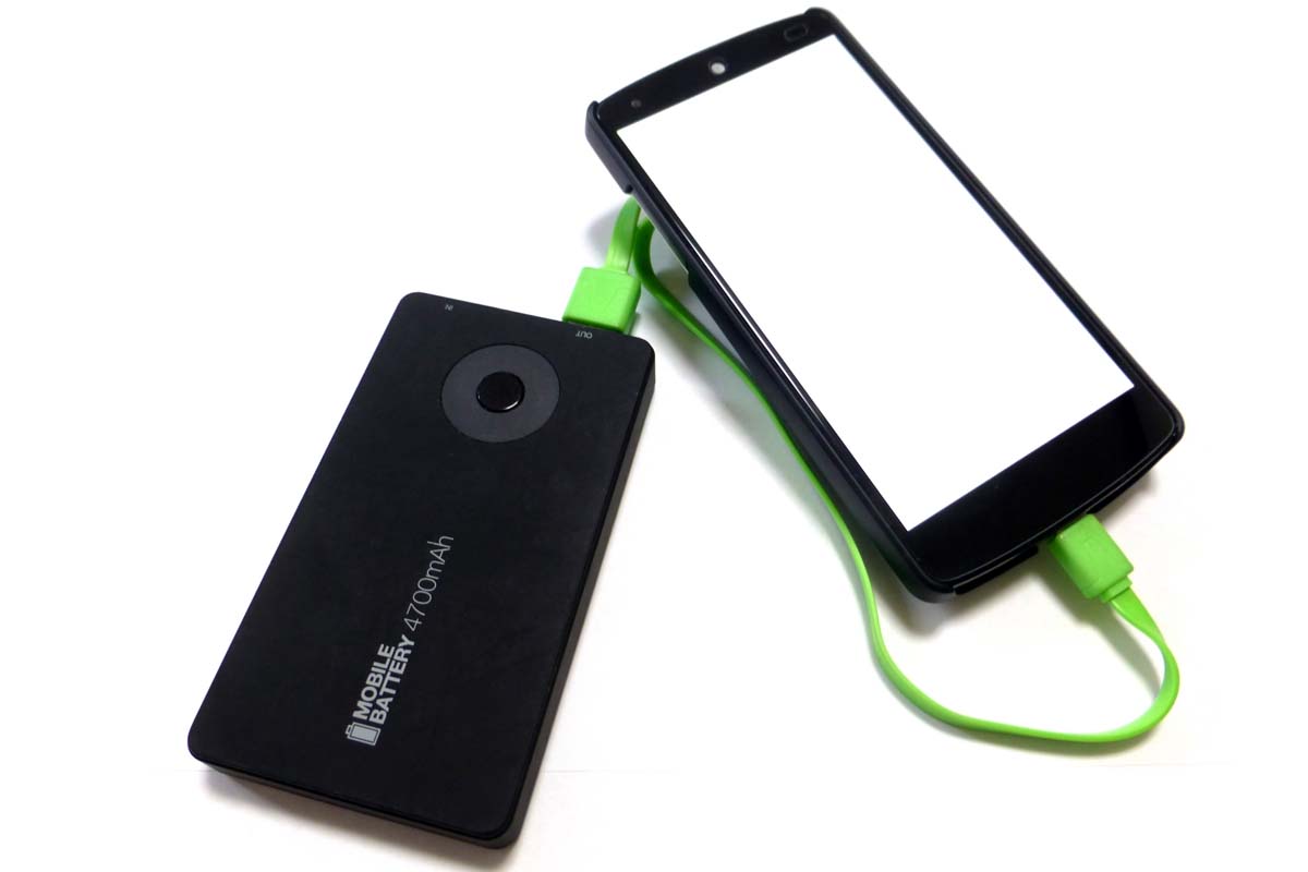 モバイルバッテリー（画像：写真AC）