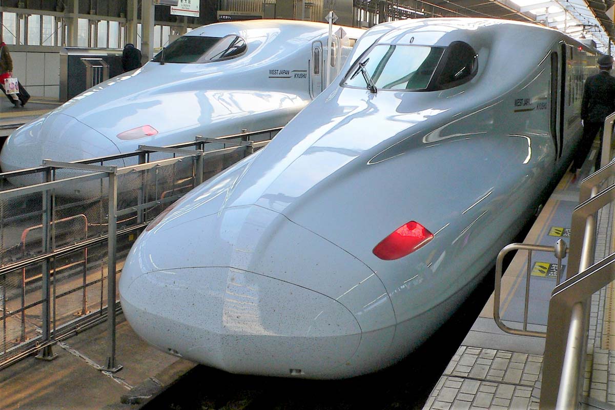 新幹線（画像：写真AC）