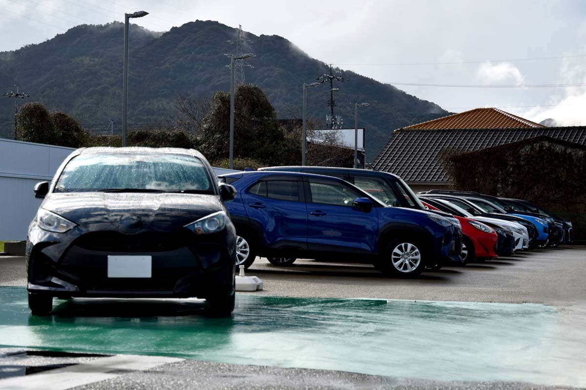 中古車販売店のイメージ（画像：写真AC）