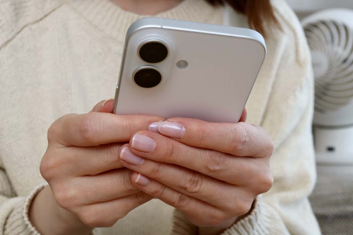 SNS投稿のイメージ（画像：写真AC）