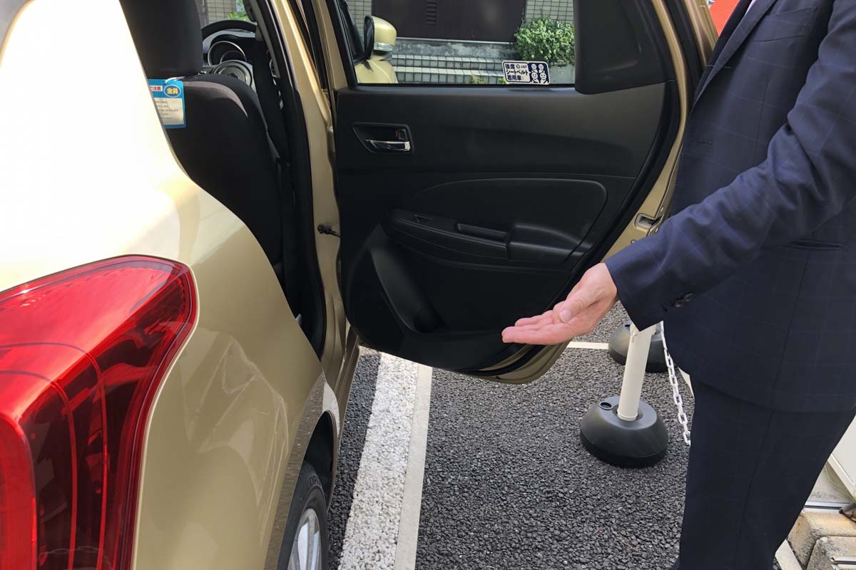 送迎車(画像:写真AC)
