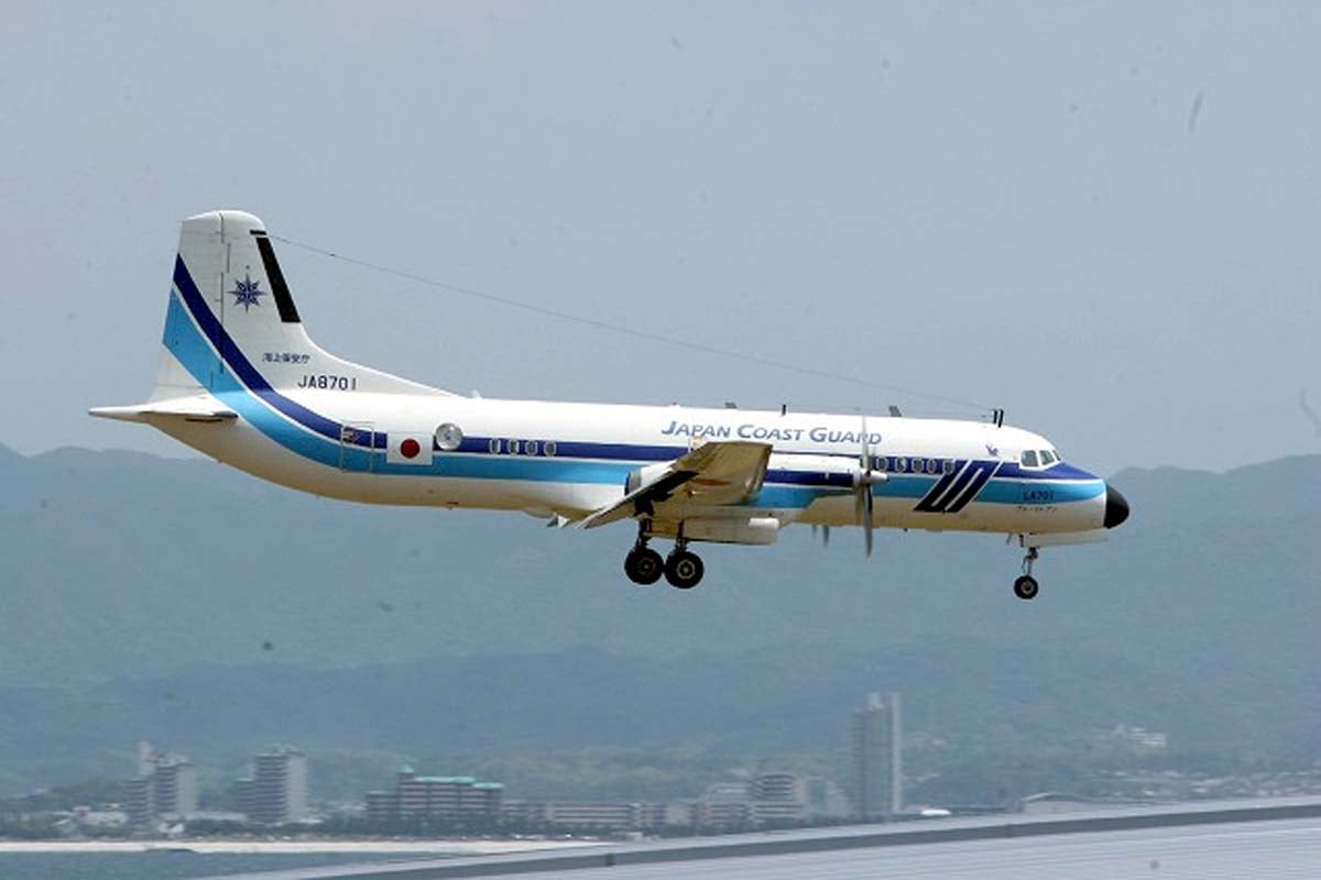 2010年のYS-11（画像：海上保安庁）