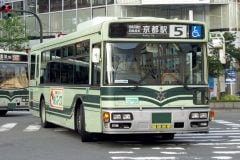 インバウンド増加は「嬉しくない」 日本人65%が懸念する生活インフラ崩壊！ 京都「満員バス問題」は序章なのか？