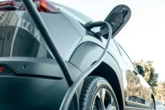 「マニュアルのEV」は本当に不可能なのか？ 絶滅寸前1%市場に挑むトヨタの勝算