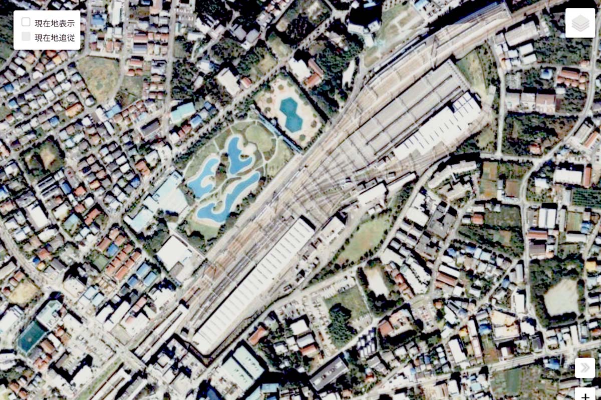 1990年ごろの鷺沼車両基地の航空写真（画像：国土地理院）