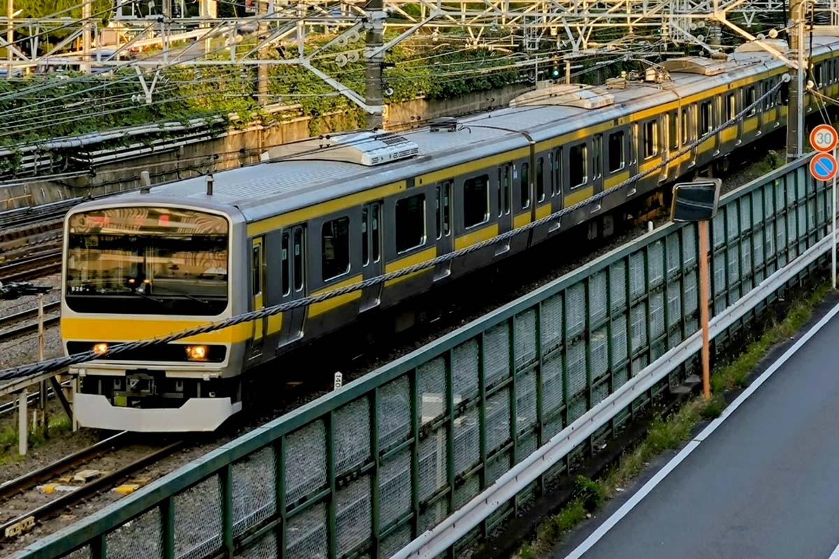 鉄道（画像：写真AC）