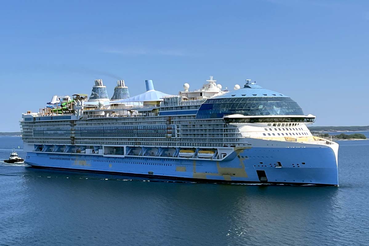 海試中の「アイコン・オブ・ザ・シーズ」（画像：Chakie2）