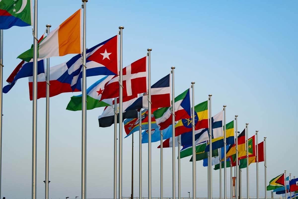 万国旗（画像：写真AC）