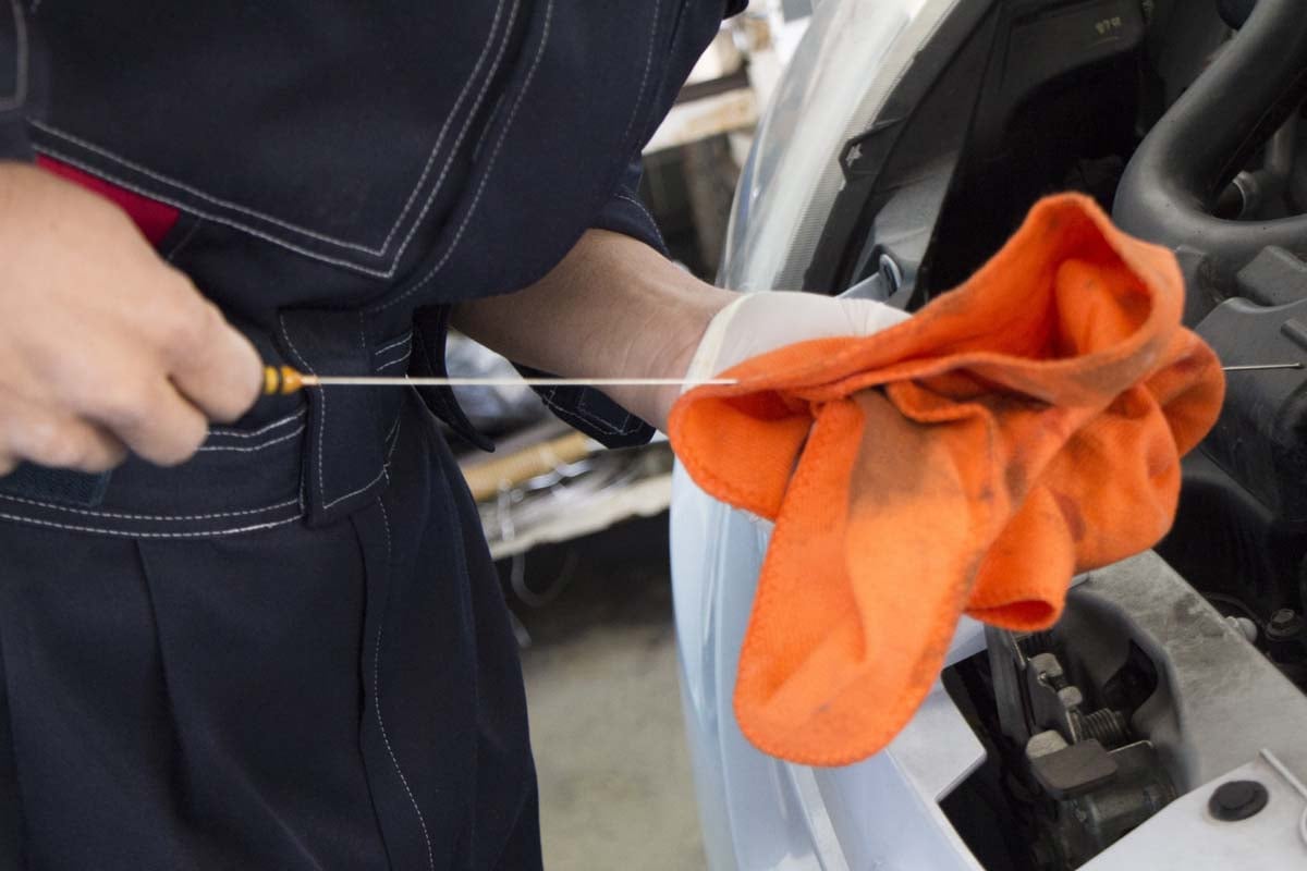 自動車整備（画像：写真AC）