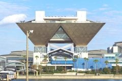 東京ビッグサイトはなぜ「コミケ聖地」になったのか？ 25万人動員、交通混乱が生んだ街の変貌とは