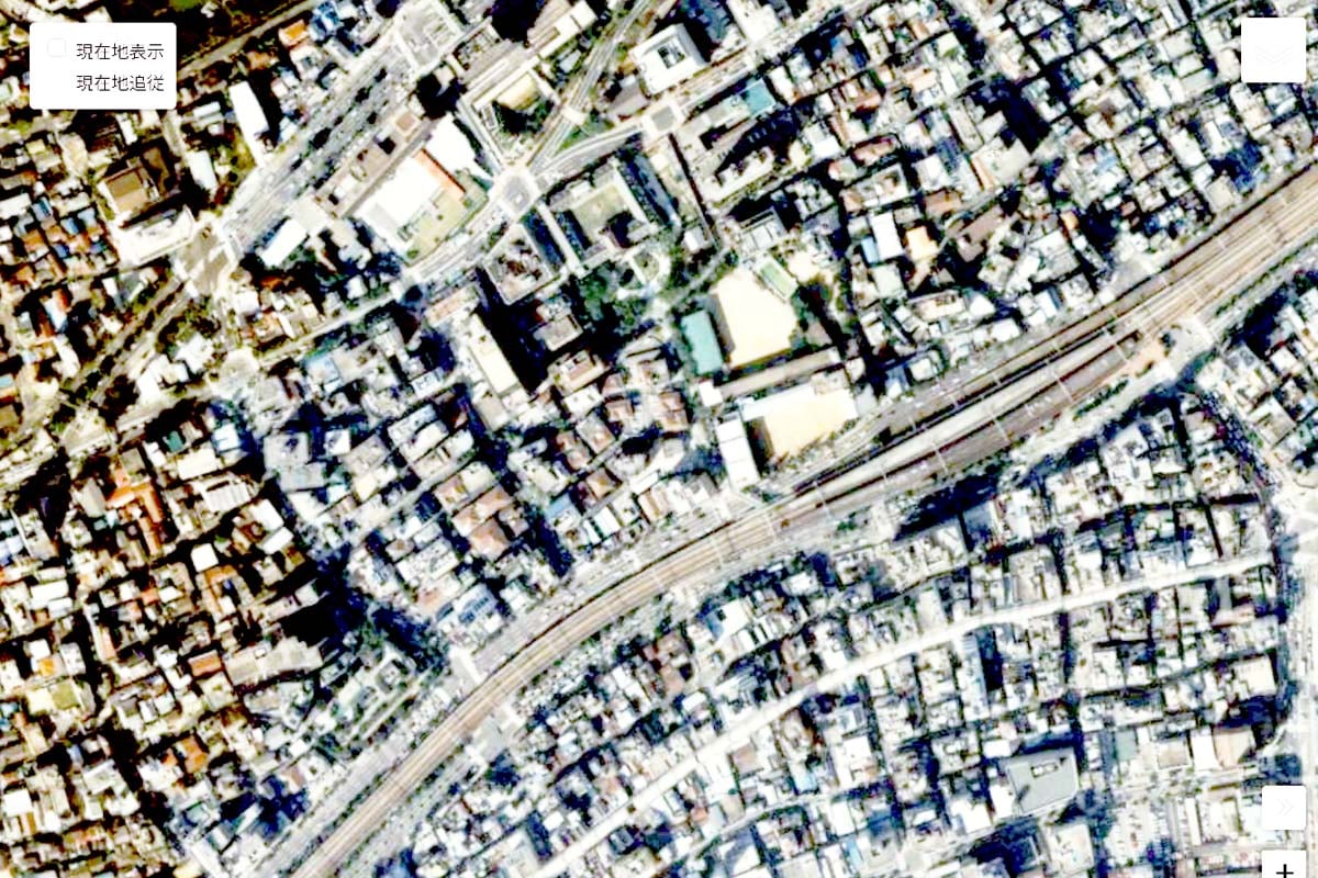 1985年頃の「元町駅」周辺の航空写真（画像：国土地理院）
