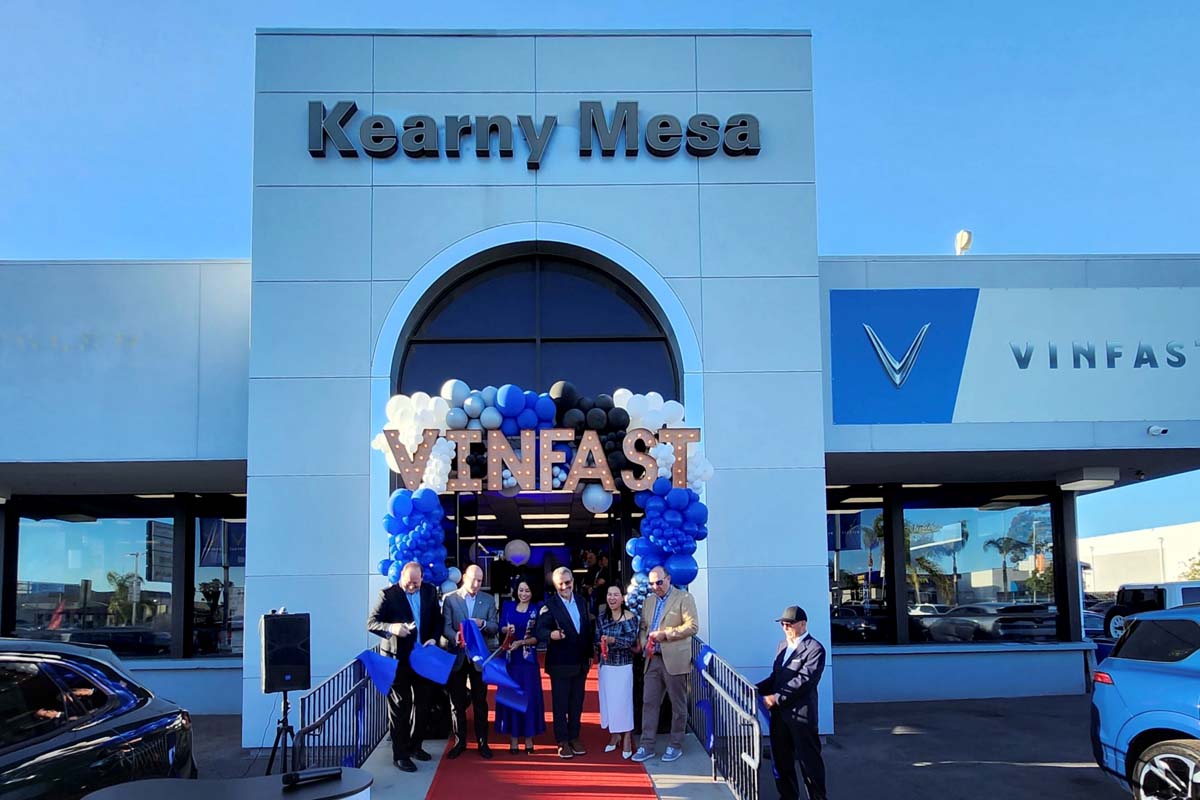 ビンファスト・サンディエゴのグランドオープニングの様子（画像：ビンファスト）