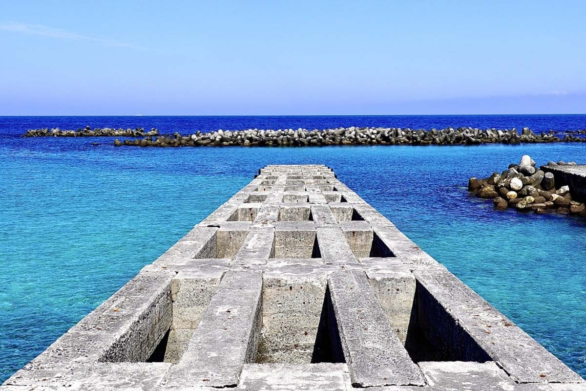 新島（画像：写真AC）