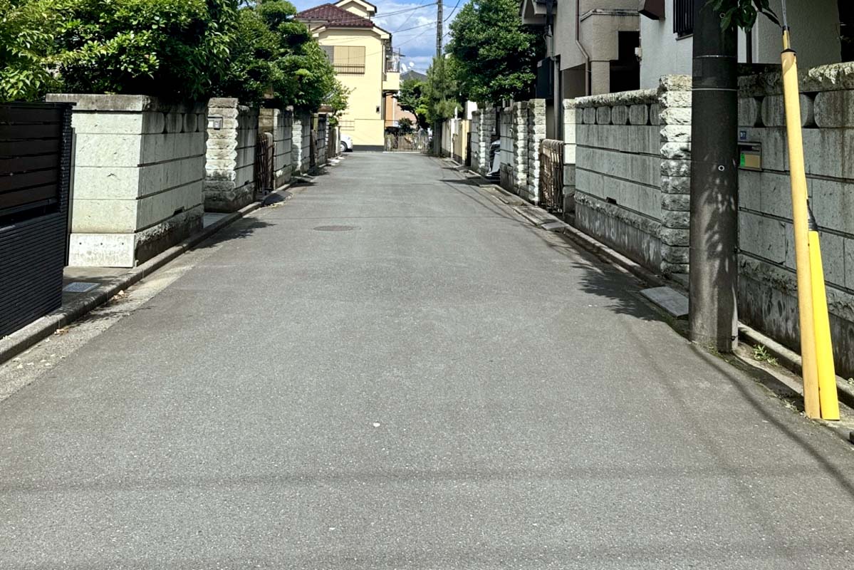 アスファルト（画像：写真AC）