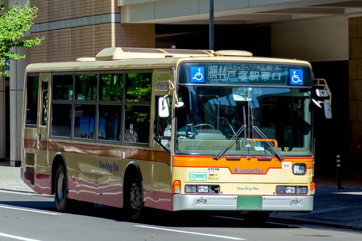 路線バス（画像：写真AC）