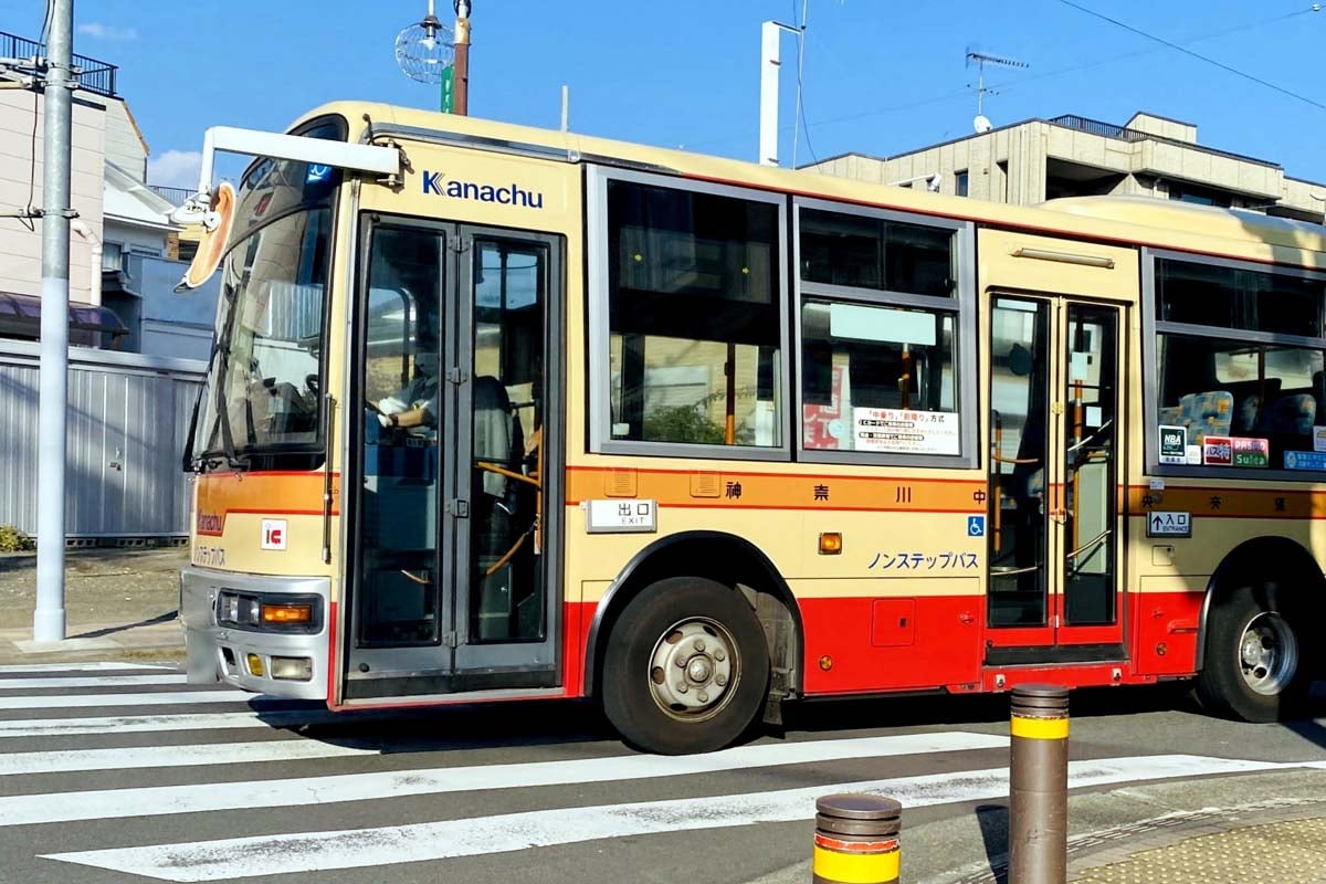 路線バス(画像:写真AC)