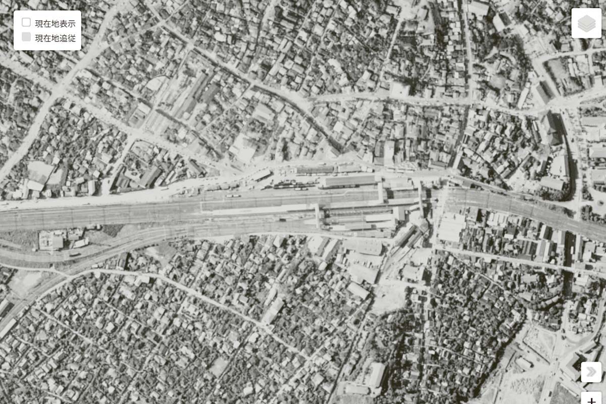 1963年頃の「藤沢駅」周辺の航空写真（画像：国土地理院）
