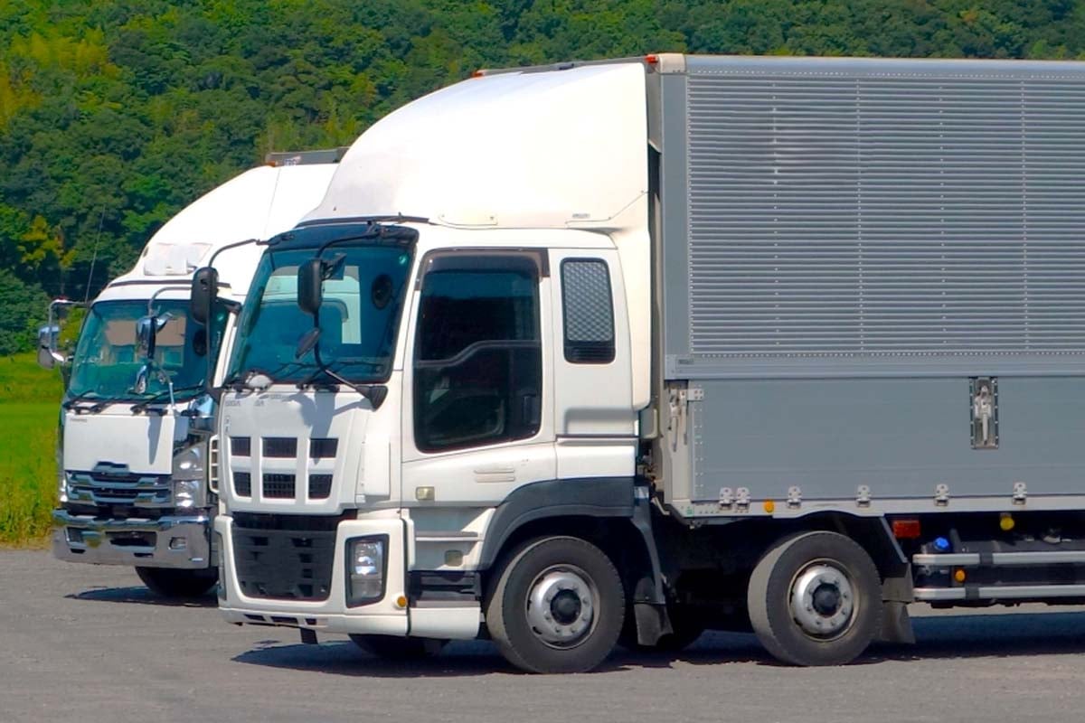 物流トラック（画像：写真AC）