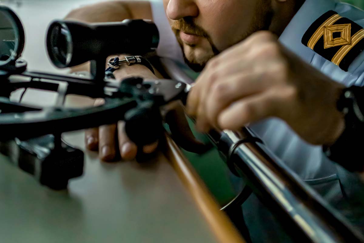 船員のイメージ（画像：Pexels）