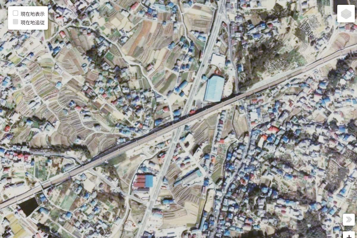 1980年頃の「新尾道駅」周辺の航空写真。新尾道駅の開業は1988年（画像：国土地理院）