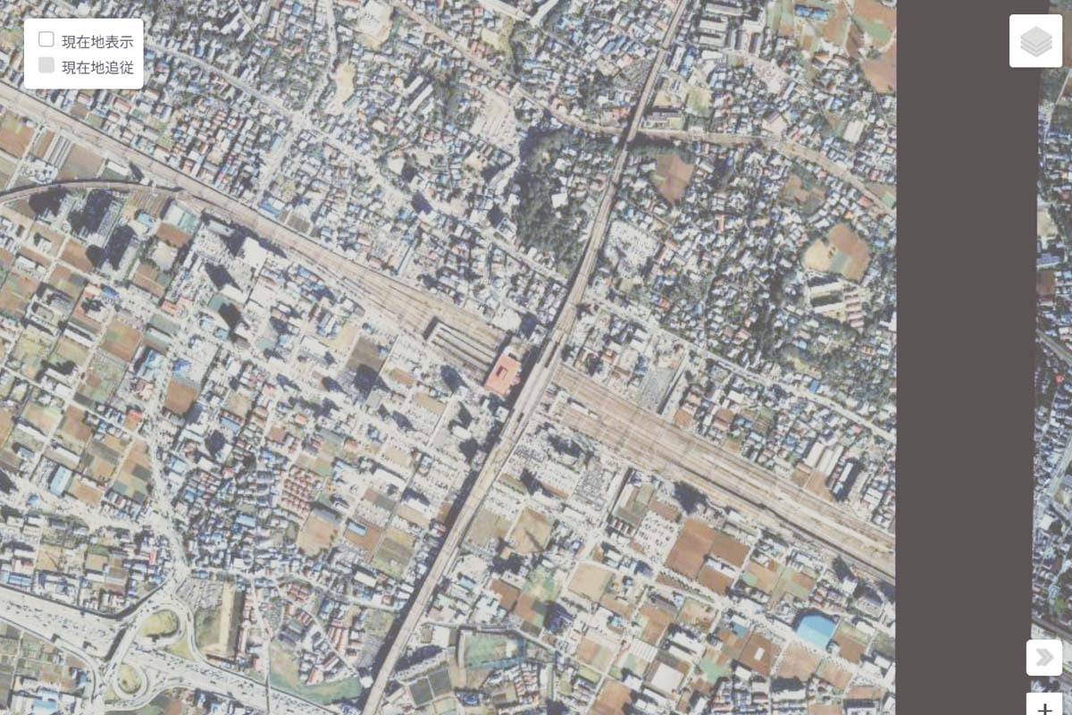 1990年頃の「西船橋駅」周辺の航空写真（画像：国土地理院）