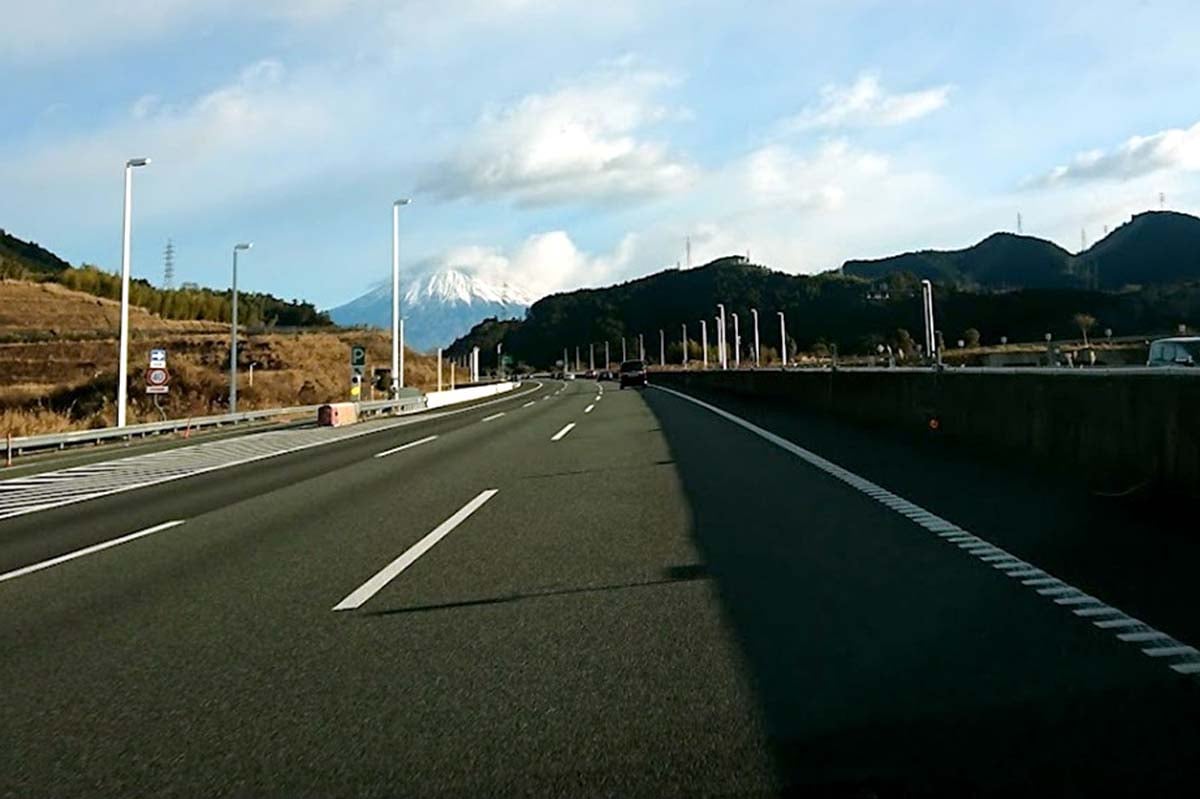 新東名。開通済みの静岡県区間(画像:都野塚也)
