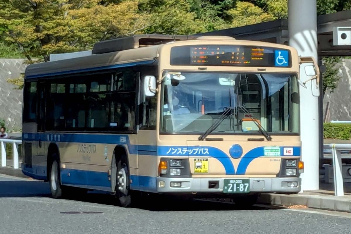 横浜市営バス（画像：写真AC）