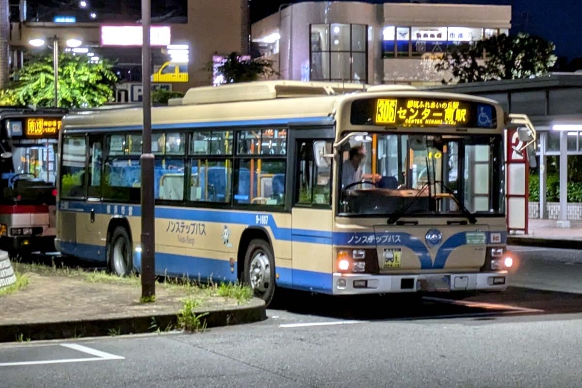 横浜市営バス(画像:写真AC)