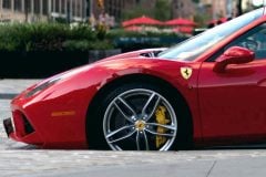 自動車業界を変えるのは結局「シニア富裕層」なのか？ 潜在1000億円市場に挑む“終のモデル”戦略とは