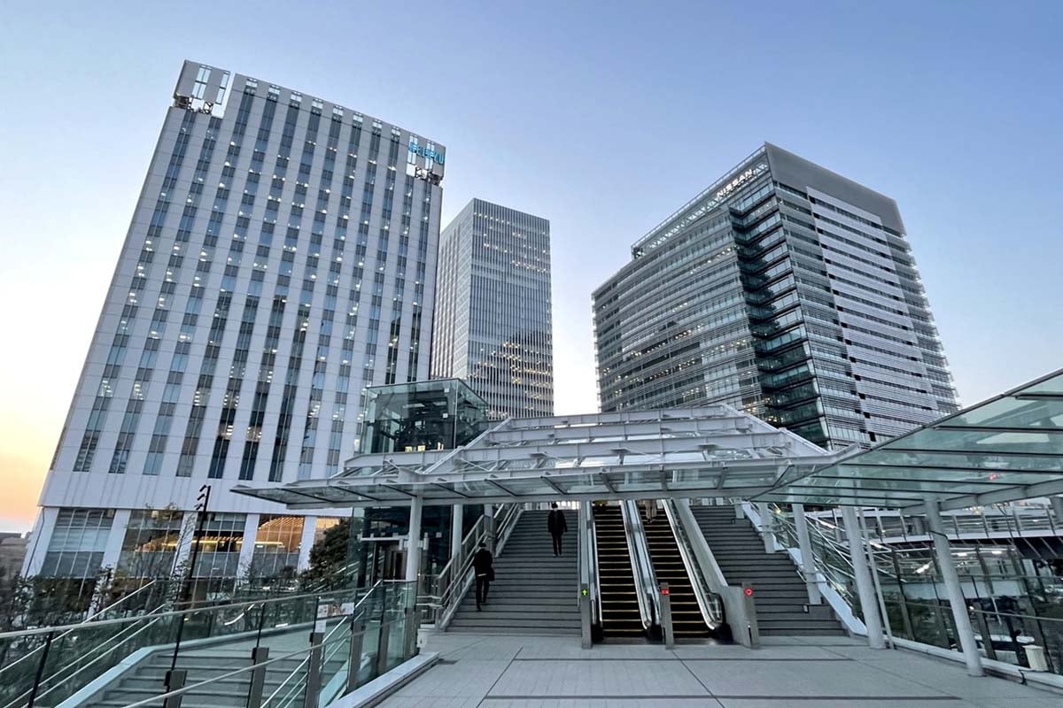 横浜市にある日産本社（画像：写真AC）