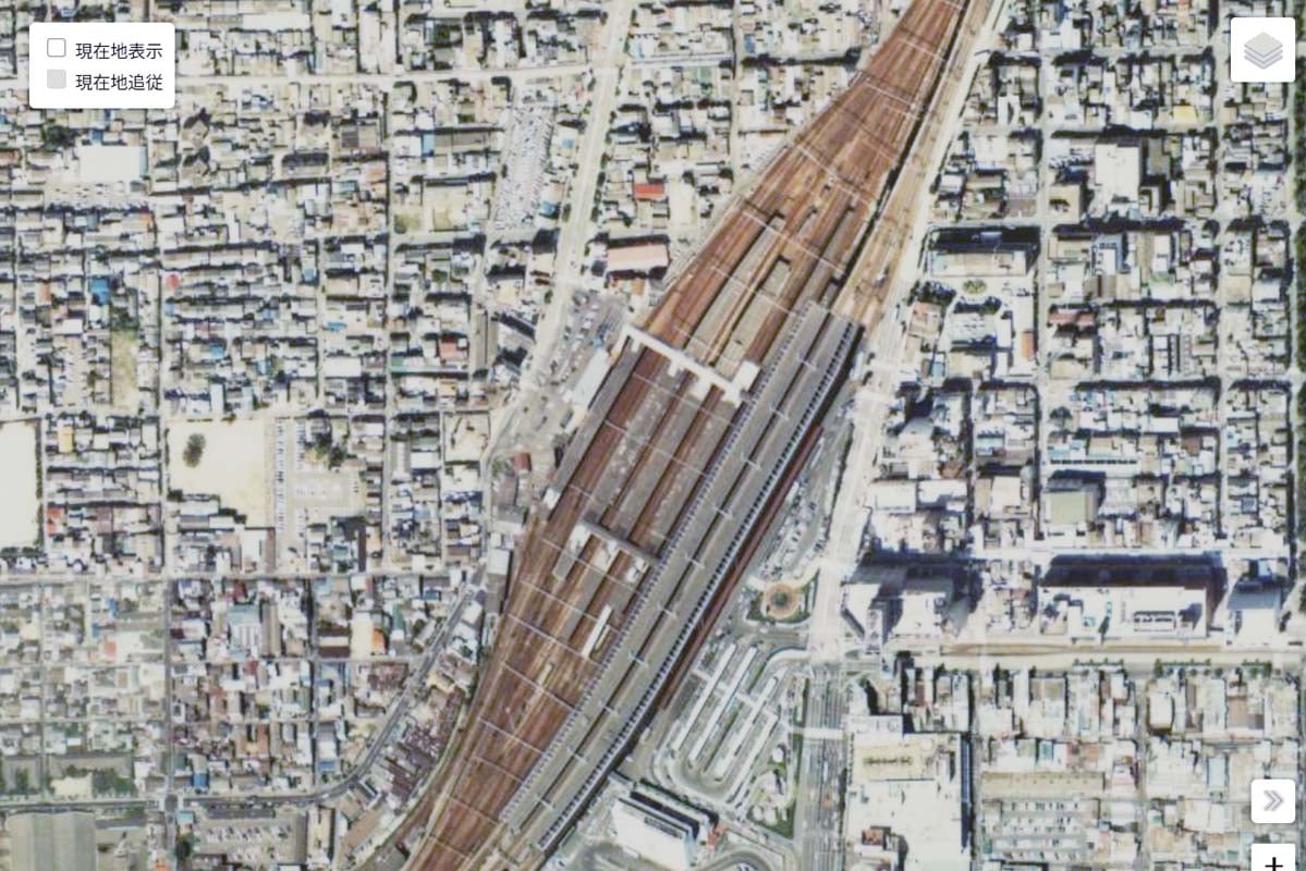 1980年頃の「岡山駅」周辺の航空写真（画像：国土地理院）