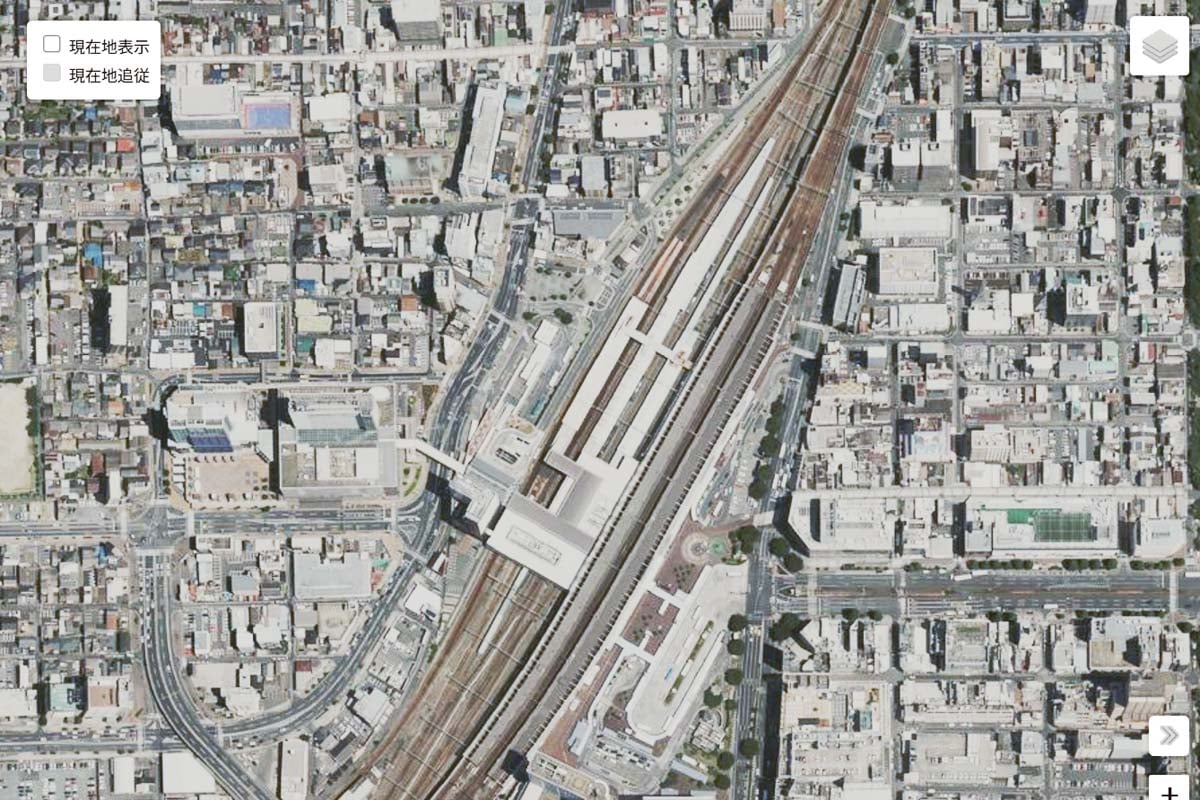 現在の「岡山駅」周辺の航空写真（画像：国土地理院）