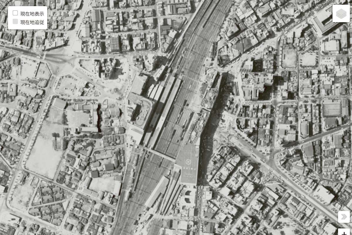 1963年頃の「池袋駅」周辺の航空写真（画像：国土地理院）