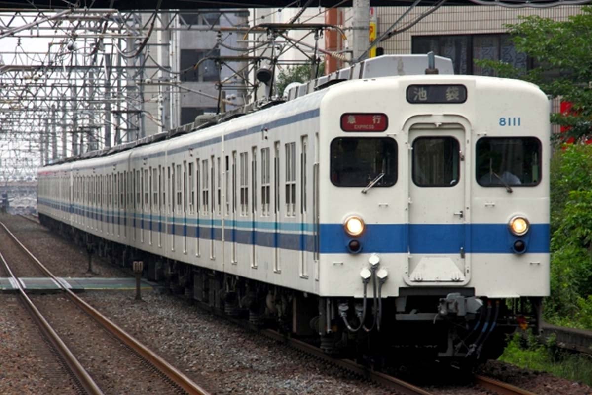 東武8000系（画像：写真AC）