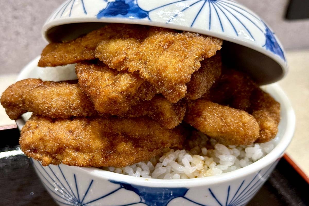 「ハイウェイめし」のイメージ(画像:写真AC)