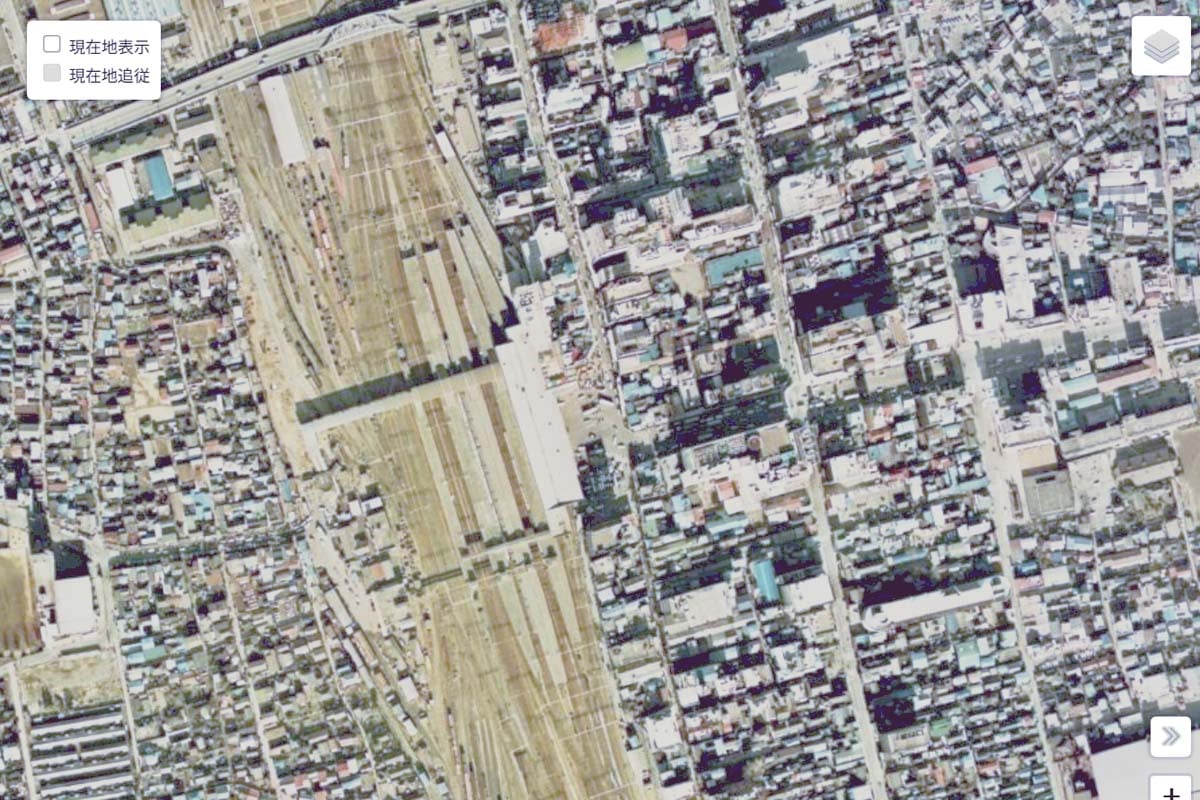 1975年頃の「大宮駅」周辺の航空写真（画像：国土地理院）