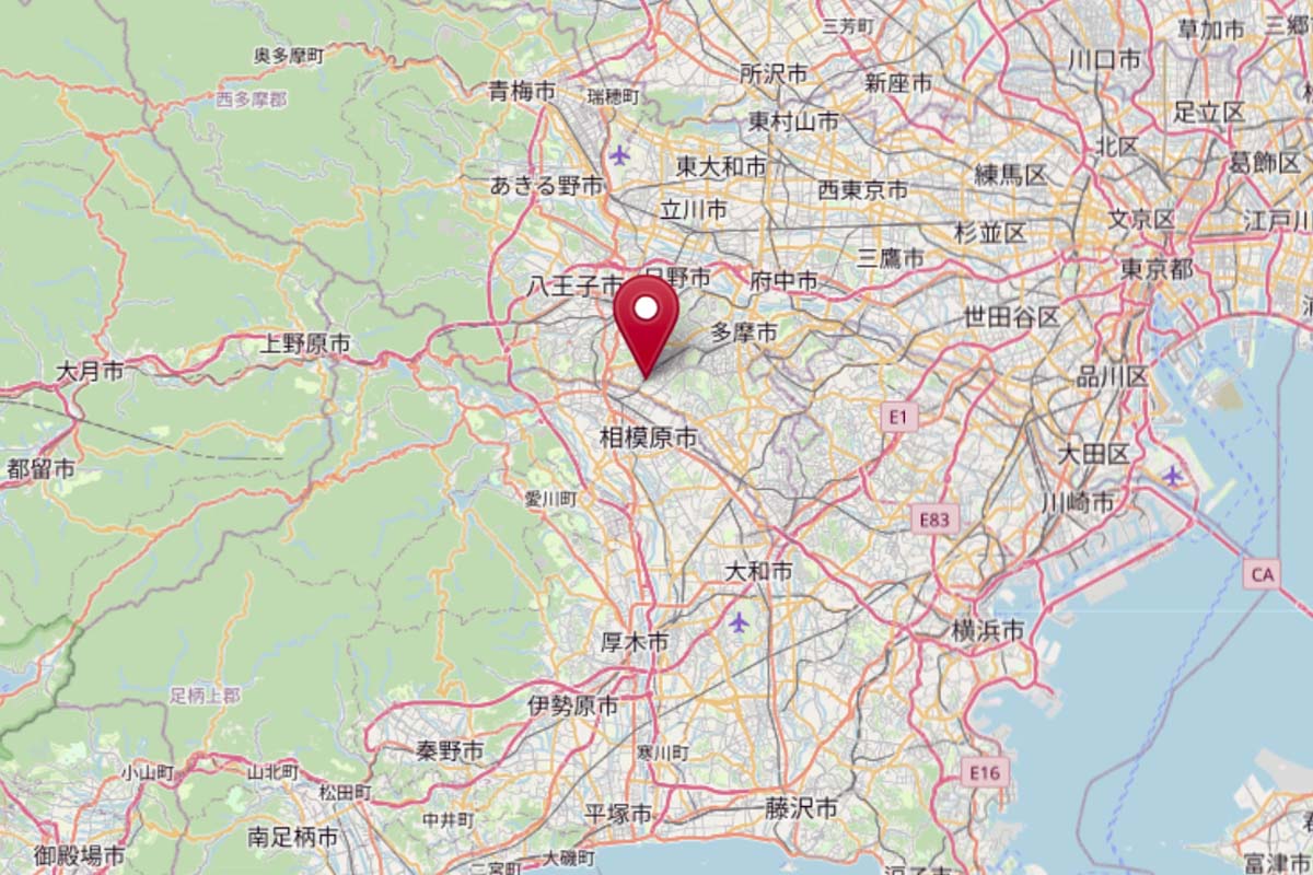 かつての「戦車道路」の位置（画像：OpenStreetMap）