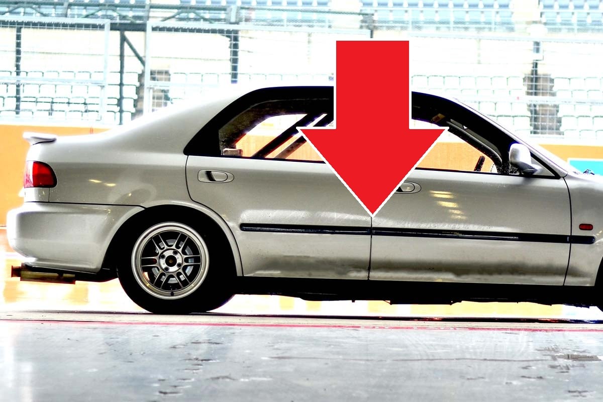 ドアボディを装飾している「サイドモール」の意味とは(画像:写真AC)