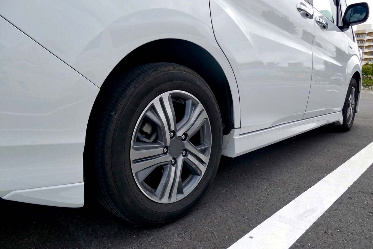 プレス技術の進歩によりボディ成型が高度化(画像:写真AC)