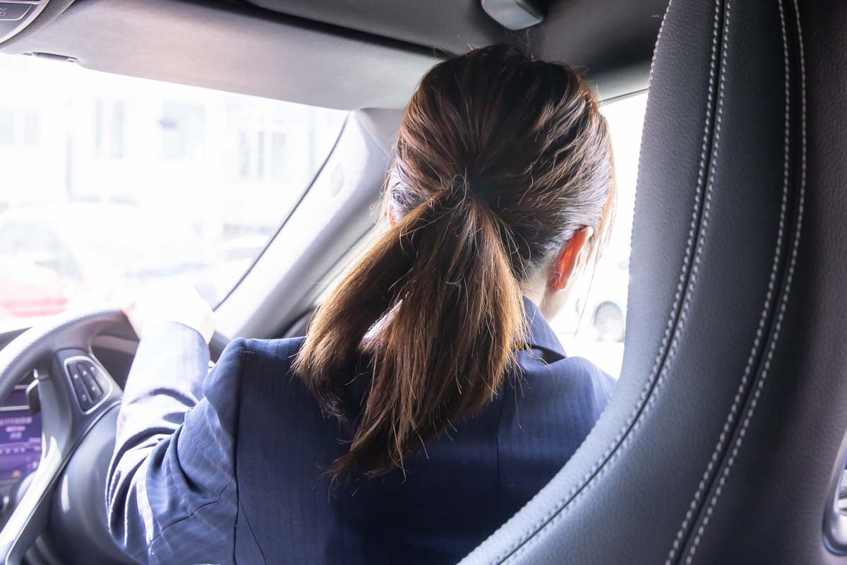 駐車時は「バック駐車」の方が安全？（画像：写真AC）