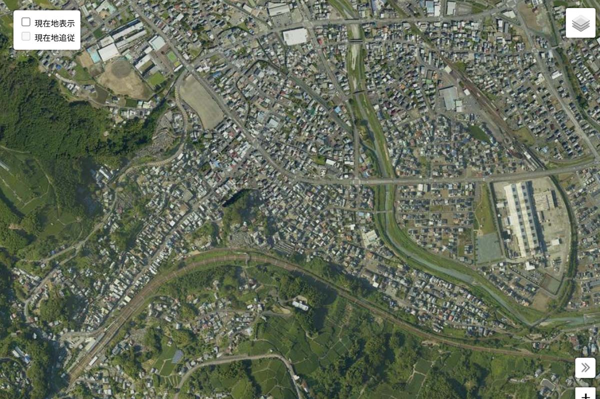 現在の「金谷駅」周辺の航空写真（画像：国土地理院）