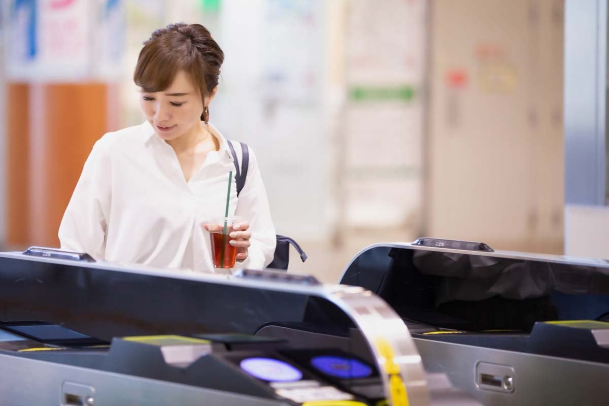 改札(画像:写真AC)