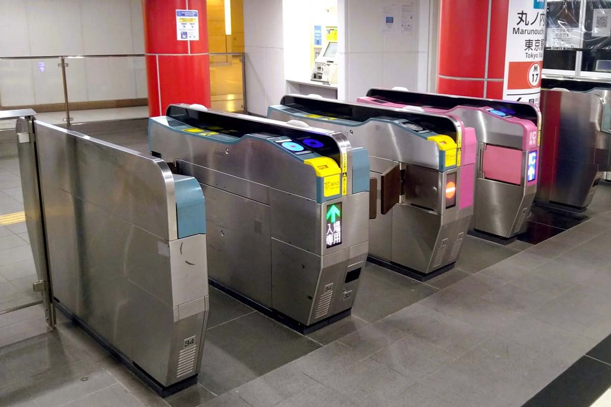 改札(画像:写真AC)