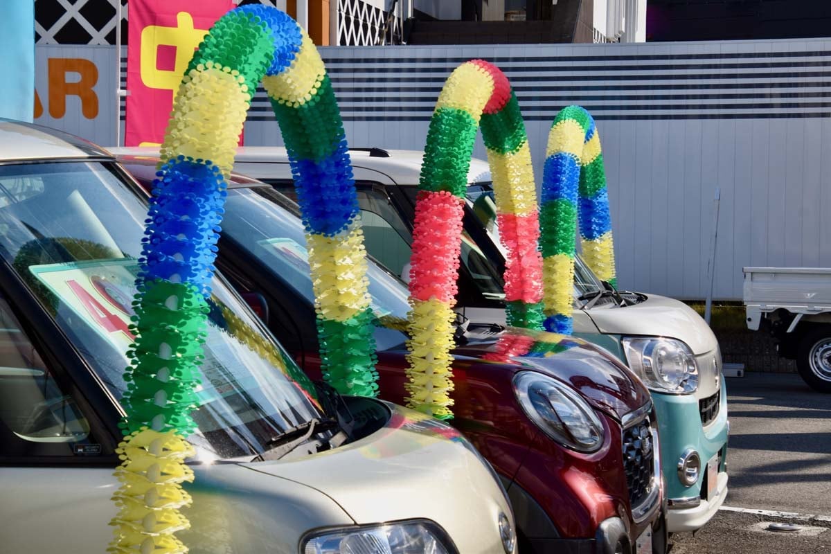 中古車販売店が生き残るにはさまざまな工夫が必須（画像：写真AC）