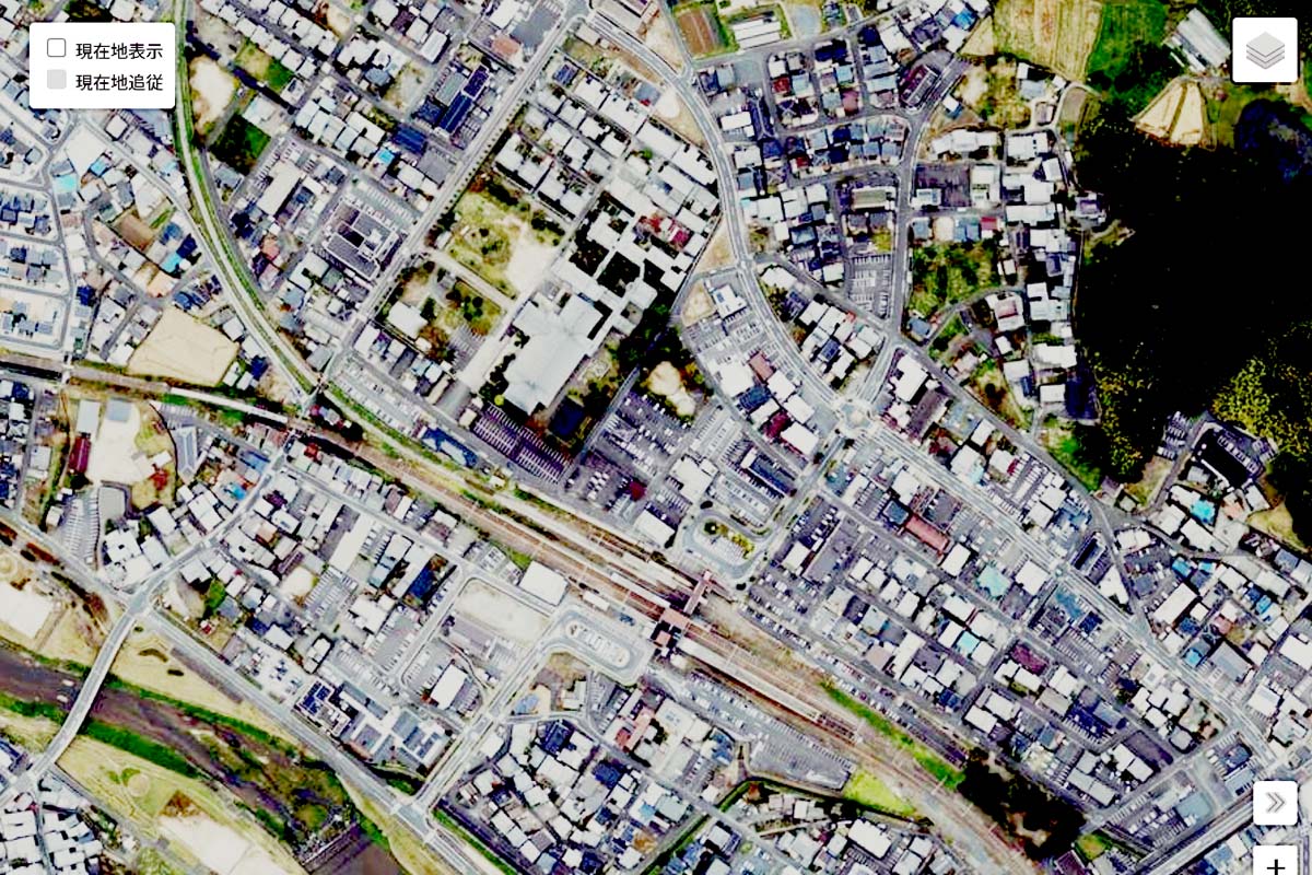 現在の「貴生川駅」周辺の航空写真（画像：国土地理院）